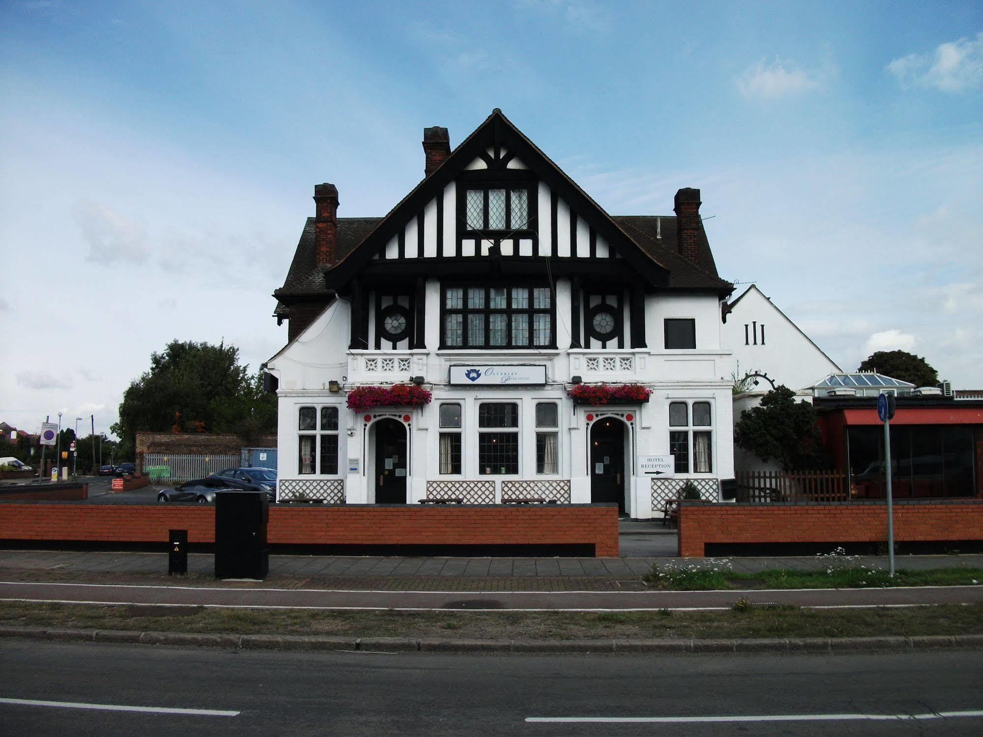 Hotel OYO Osterley Park Isleworth Exterior foto