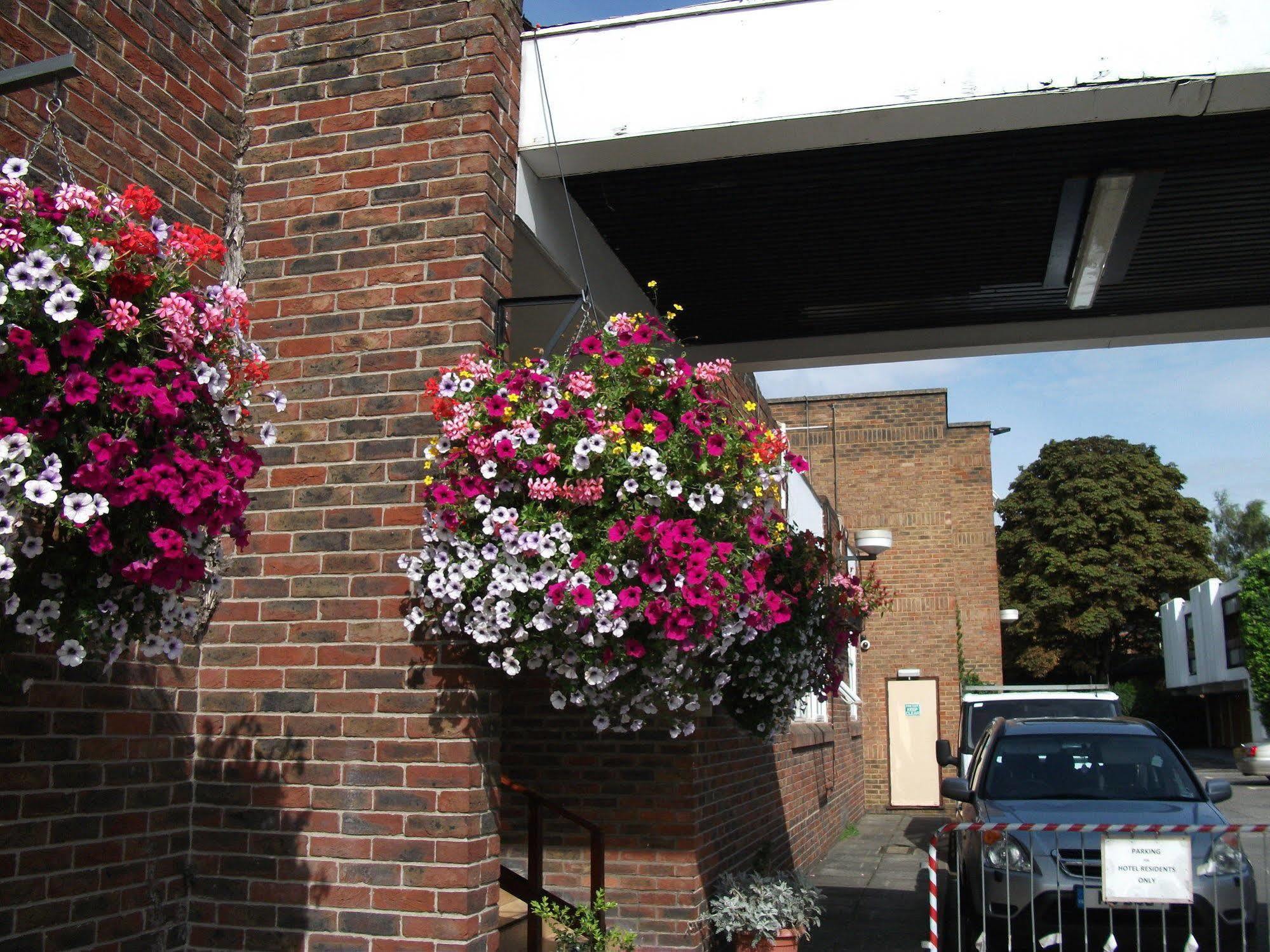 Hotel OYO Osterley Park Isleworth Exterior foto